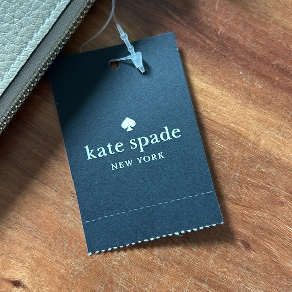 BNWT Kate Spade Color block wristlet - Picture 2 of 8